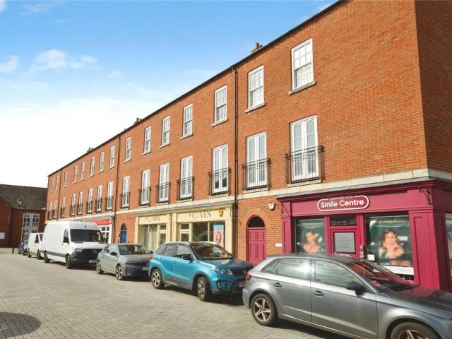 Flat for sale in Coldharbour, Buckinghamshire