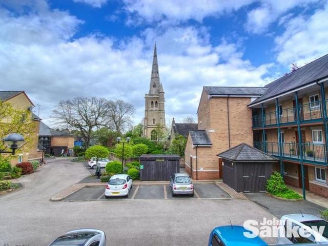 Flat for sale in Potters Corner, East Midlands