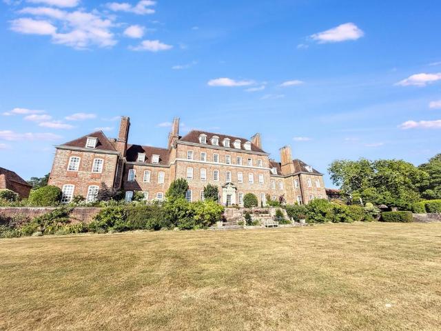 Flat for sale in Bridgefield, Kent