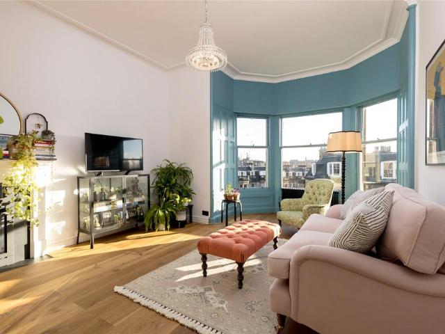 Flat for sale in Haymarket, Scotland