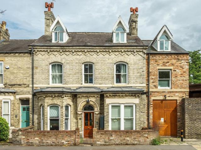 Flat for sale in The Groves, High Field
