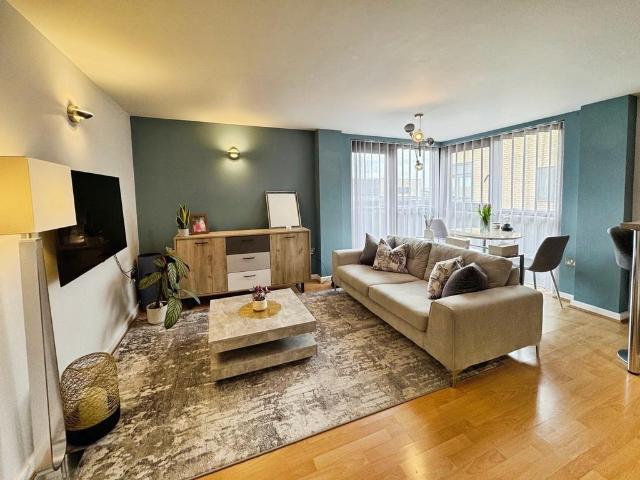 Flat for sale in Holbeck, West Yorkshire