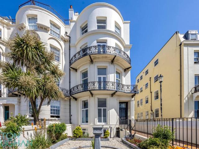 Flat for sale in Kemptown, Brighton & Hove
