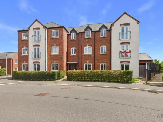 Flat for sale in The Heath, Beamhurst
