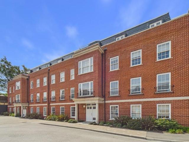Flat for sale in Chedburgh, Suffolk