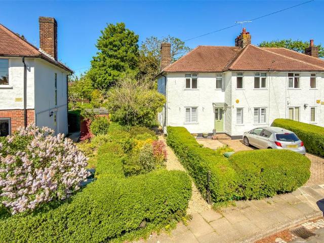 Flat for sale in St Albans, Five Acres