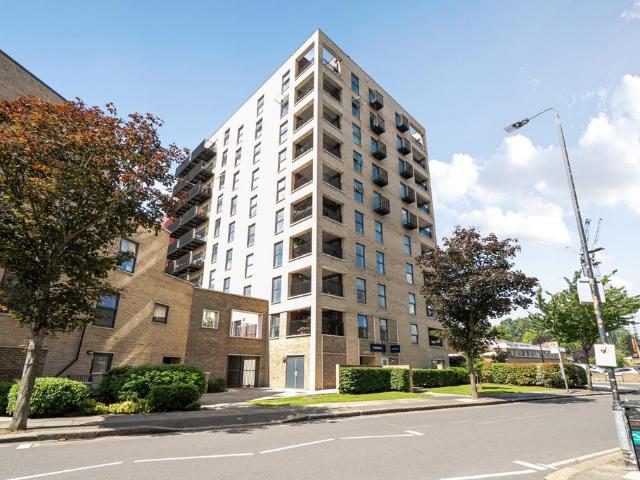 Flat for sale in Greater London