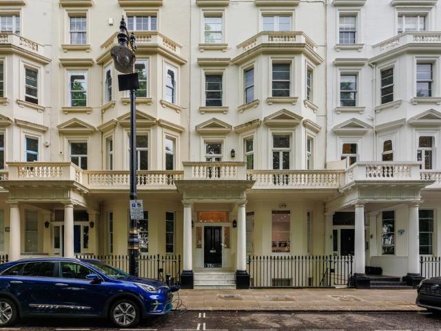 Flat for sale in Pimlico, Greater London