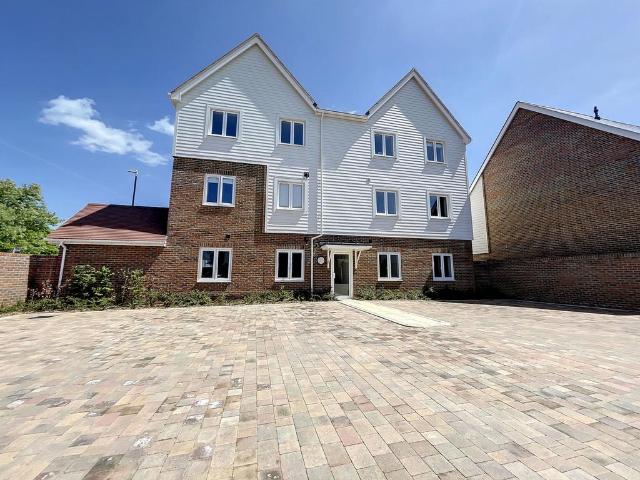 Flat for sale in Snodland, Bourne Vale