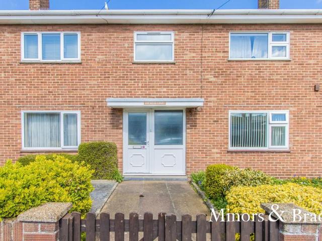 Flat for sale in Eastbridge, Suffolk