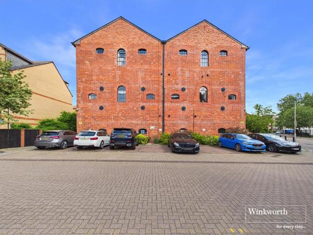 Flat for sale in Reading