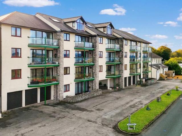 Flat for sale in Sandside, Beetham