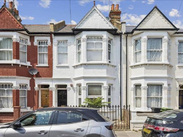 Flat for sale in Hammersmith, Greater London
