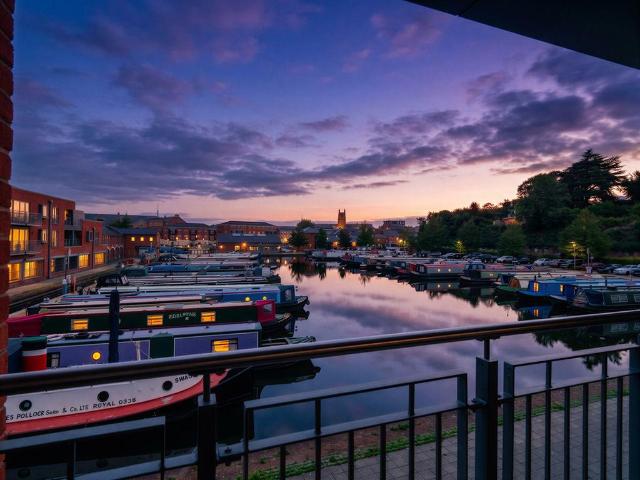 Flat for sale in St Peters, Worcester