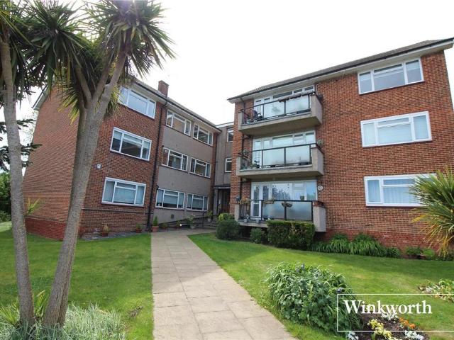 Flat for sale in Elstree, Hertsmere