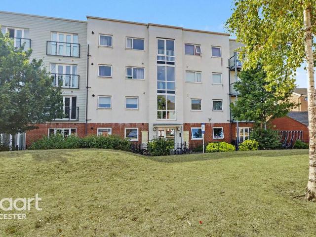 Flat for sale in Old Wharf, City Of Leicester