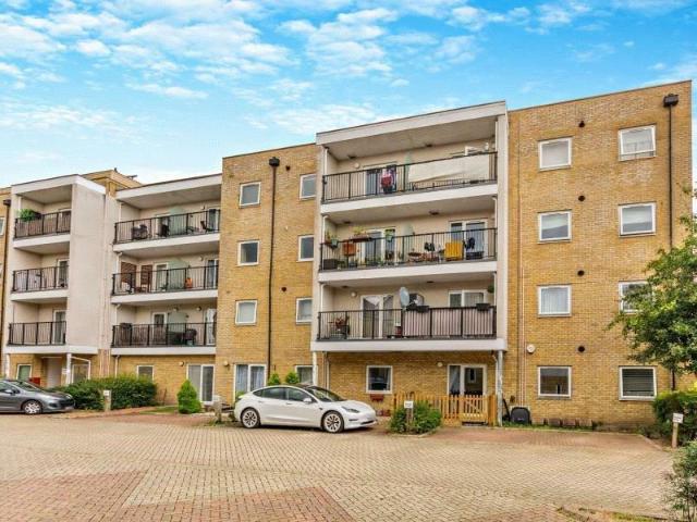 Flat for sale in Ickenham, Isle Of Man