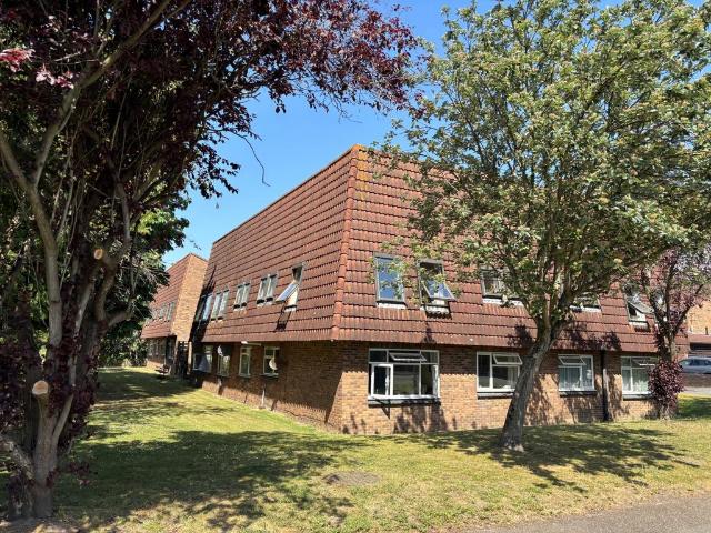 Flat for sale in Row Town, Surrey