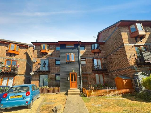 Flat for sale in Nettlestone and Seaview, Pondwell