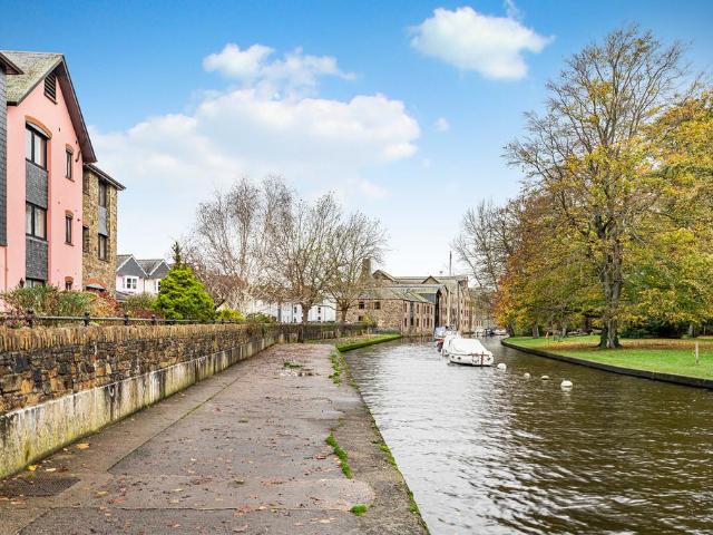 Flat for sale in Strode, Devon