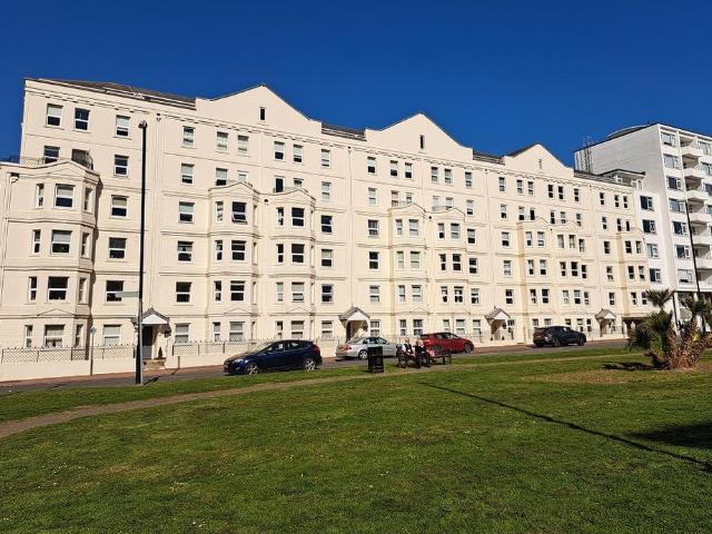Flat for sale in Eastbourne, East Sussex