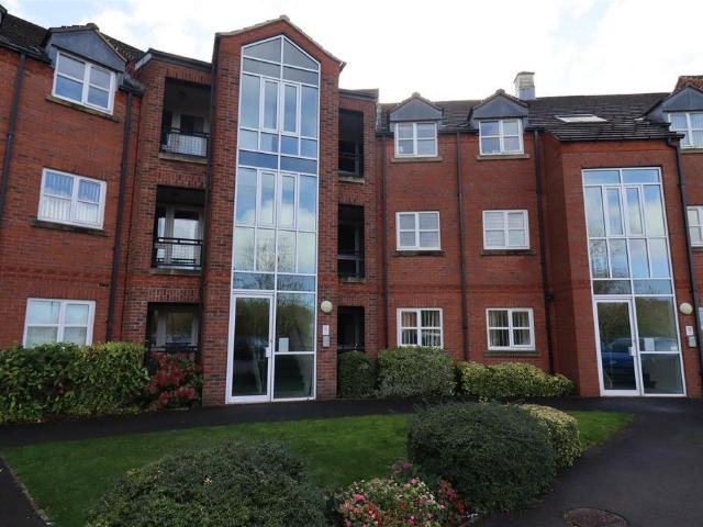 Flat for sale in Elloughton-cum-Brough, Brough