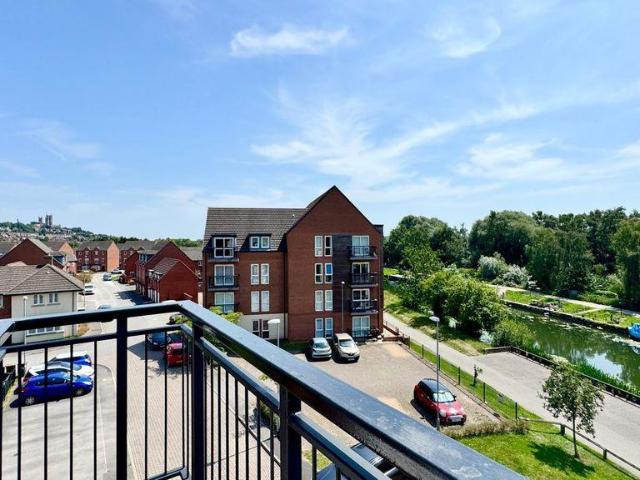 Flat for sale in New Boultham, Brayford