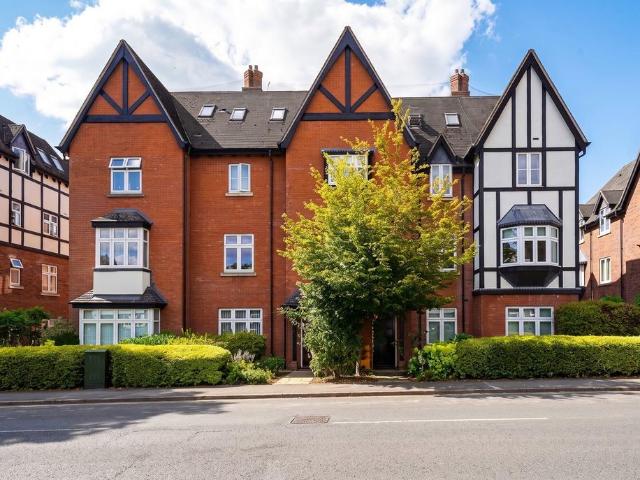 Flat for sale in Dorridge, West Midlands