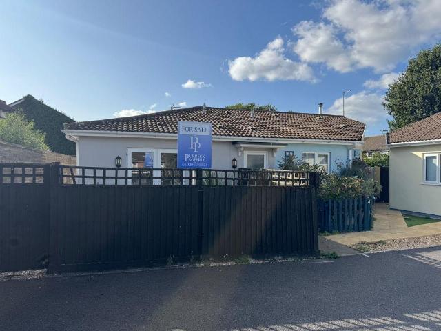 Bungalow for sale in Wool