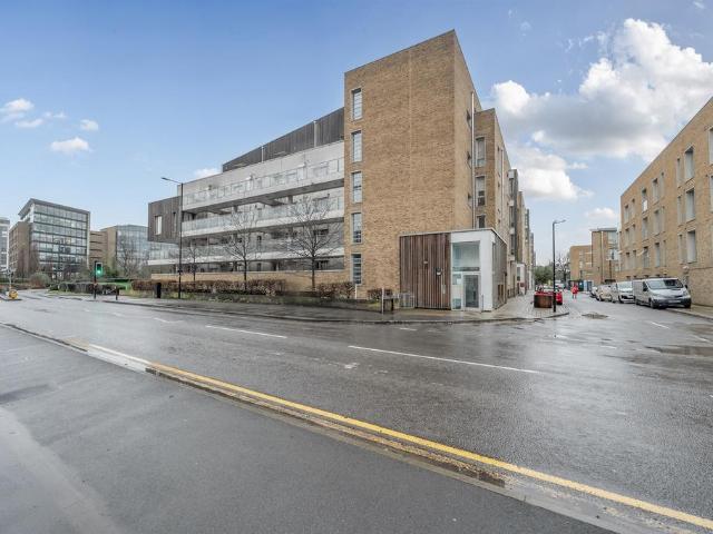 Flat for sale in Maidenhead