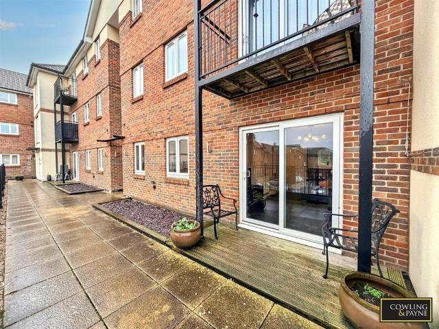 Flat for sale in Wickford