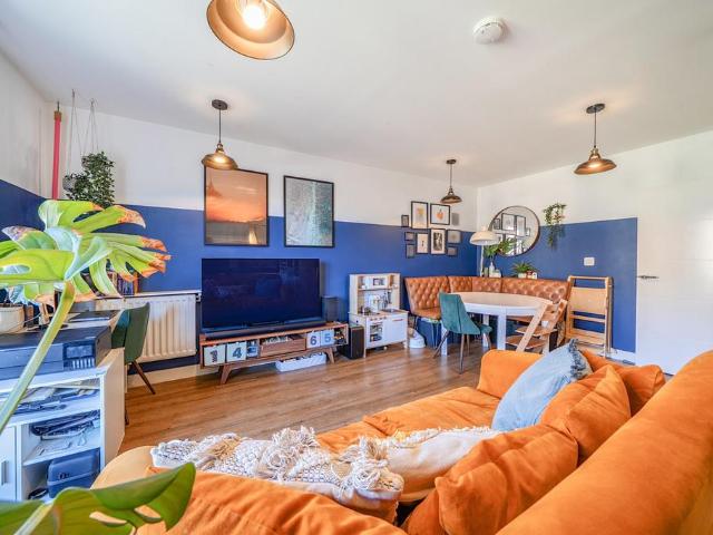 Flat for sale in Crystal Palace, Greater London
