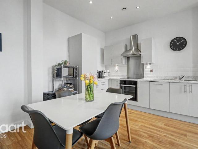 Flat for sale in Hunslet, West Yorkshire