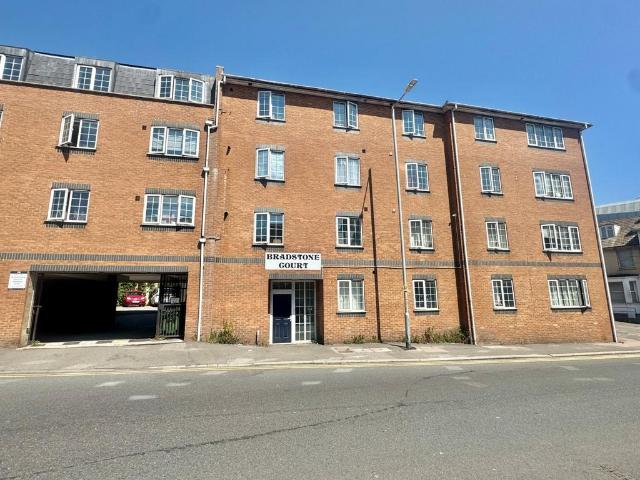 Flat for sale in Folkestone
