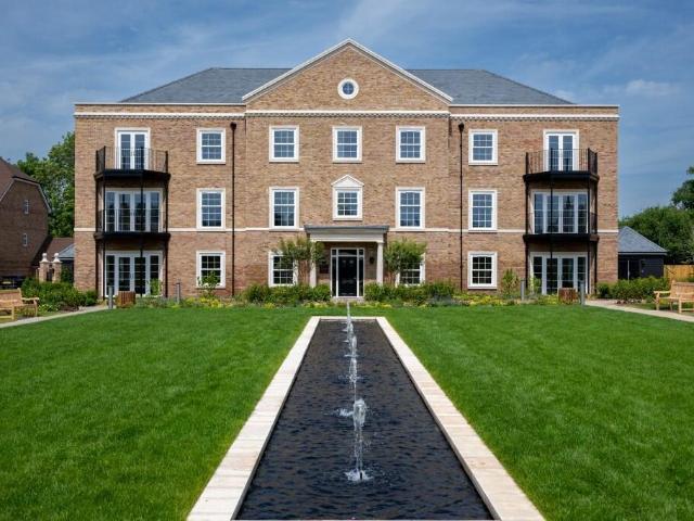 Flat for sale in Fole, Surrey