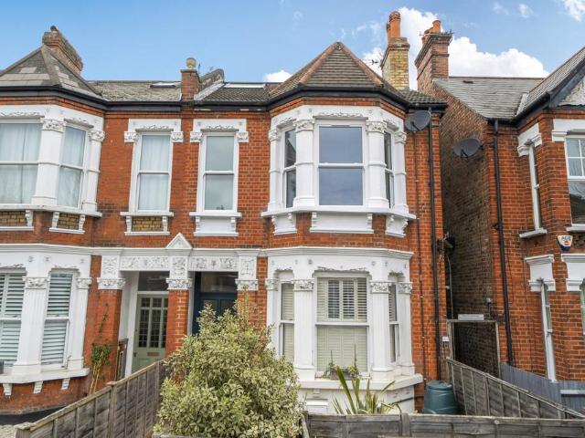 Flat for sale in East Dulwich, Greater London