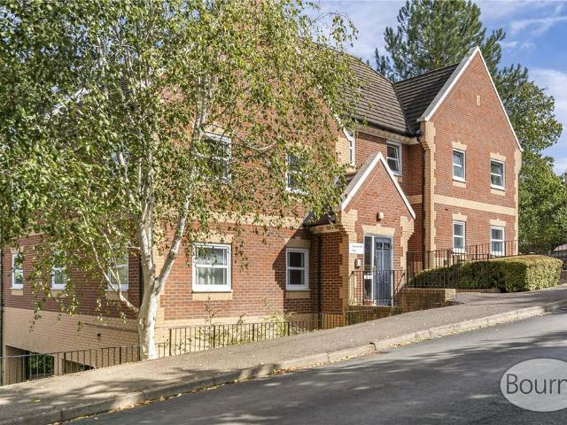 Flat for sale in Horsell, Woking