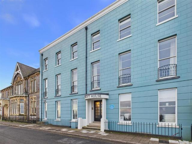 Flat for sale in Tenby, Wales