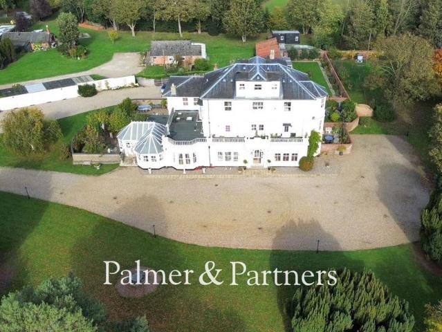 Flat for sale in Eastbridge, Suffolk