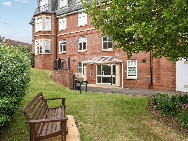 Flat for sale in Wilton, Rumwell