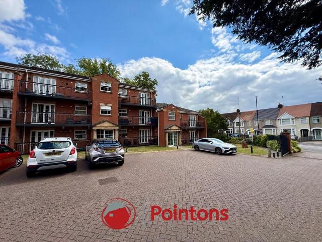 Flat for sale in Coundon, West Midlands