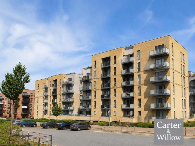 Flat for sale in Barking Riverside, Greater London