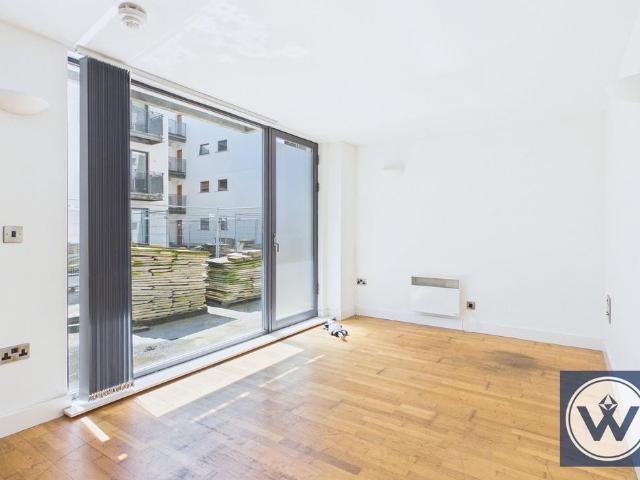 Flat for sale in Georgia, Greater Manchester