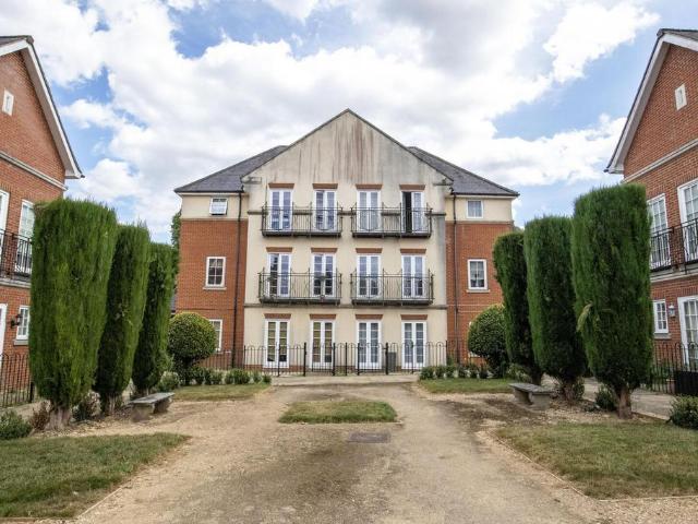 Flat for sale in Netherne-on-the-Hill, Red Hill