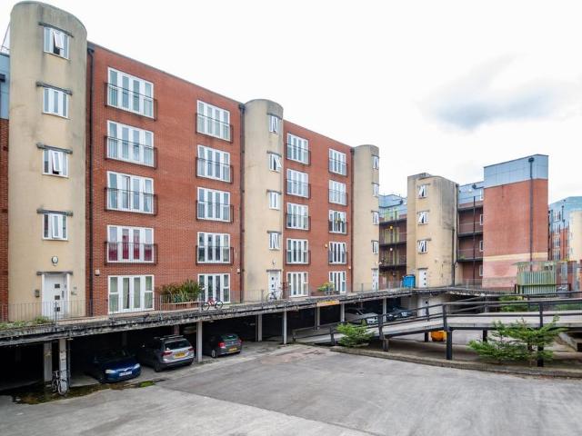 Flat for sale in Hulme, Georgia
