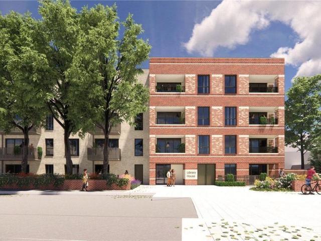 Flat for sale in Longlands, Greater London
