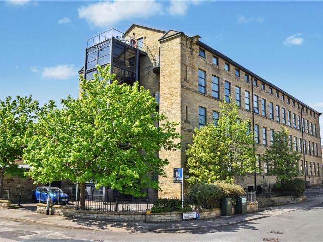 Flat for sale in Drighlington, Adwalton