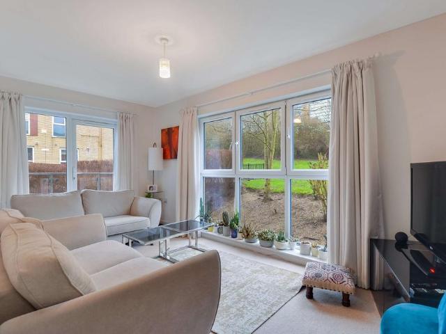 Flat for sale in High Barnet, Greater London