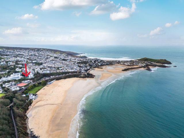 Flat for sale in Penbeagle, Cornwall