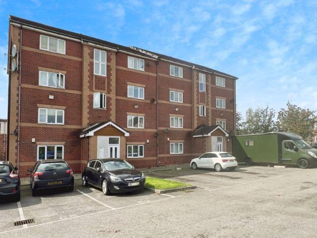Flat for sale in Salford, Greater Manchester